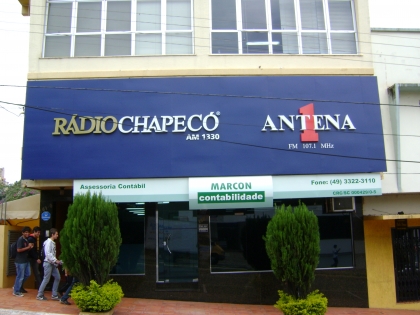 Pingoarte - Comunicao Visual - Chapec/SC - REVESTIMENTO EM ACM LETRAS DE METAL